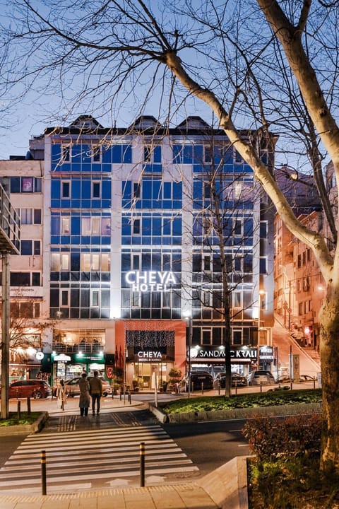 Property building, Neighbourhood, Street view, Parking