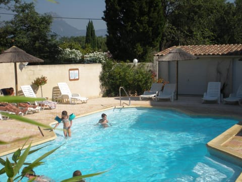 Swimming pool, young children