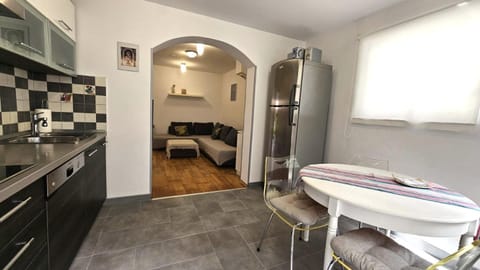 Apartment with garden in Barbariga Apartment in Peroj