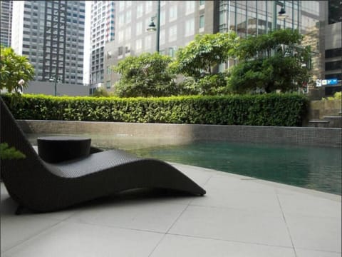 Prime Avant BGC Location Apartments by PH Staycation Apartment in Makati