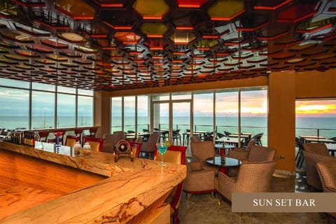 Lounge or bar, Sunset