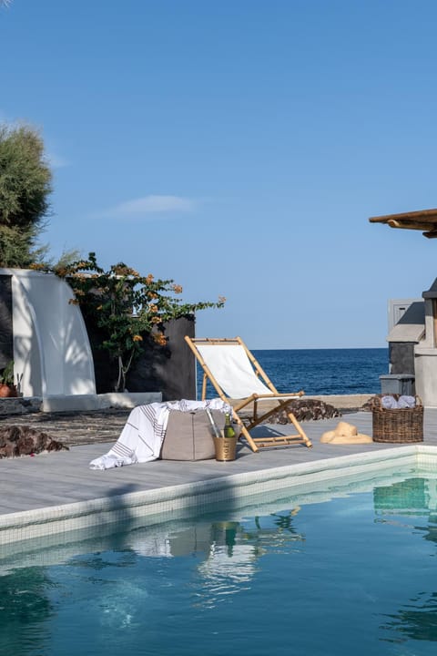 Damma Beachfront Luxury Villa Villa in Santorini