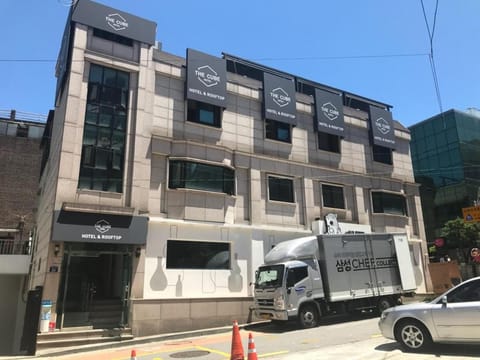 The Cube Hotel Hostel in Seoul