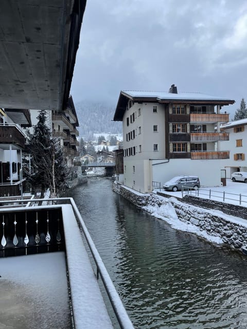 TOP LOCATION - Klosters center - 130m distance to ski lift Parsenn Gotschnabahn and railway station Klosters Platz - direct connection to Davos Apartment in Vorarlberg, Austria