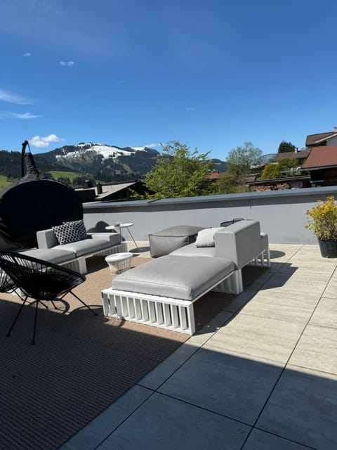 Balcony/Terrace, Seating area, Mountain view