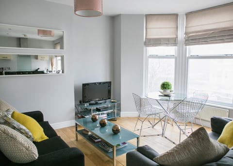 The Green House classic 2 bedroom apartment Condo in Harrogate