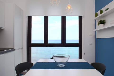 Kitchen or kitchenette, Dining area, Sea view