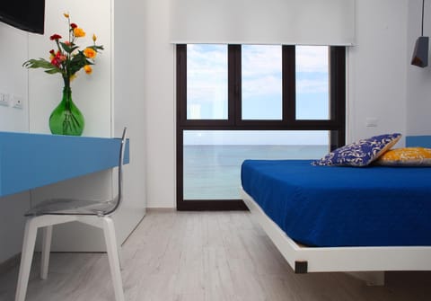 Sea Windows Suite Condo in Trapani