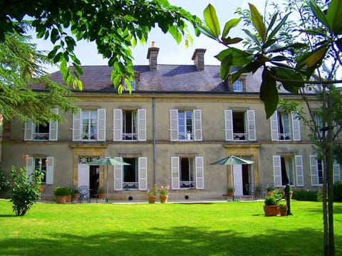 Facade/entrance, Garden view