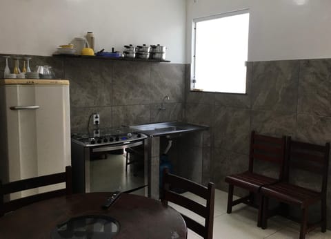 Kitchen or kitchenette, Dining area, stove