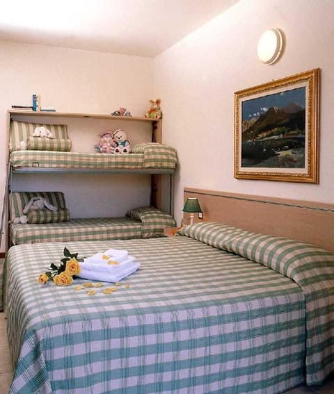 Residence Spiaggia D'Oro Aparthotel in Desenzano del Garda