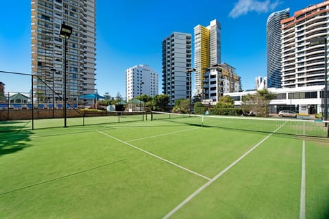 Tennis court, Area and facilities