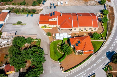 Property building, Neighbourhood, Bird's eye view, Location