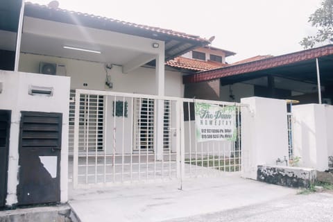 TheDaun Homestay Seri Iskandar, Perak Casa in Perak Tengah District