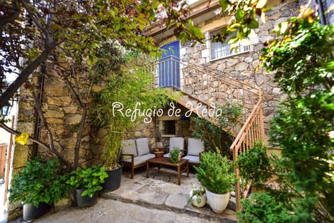 Casa Rural Refugio de Heda House in Extremadura, Spain