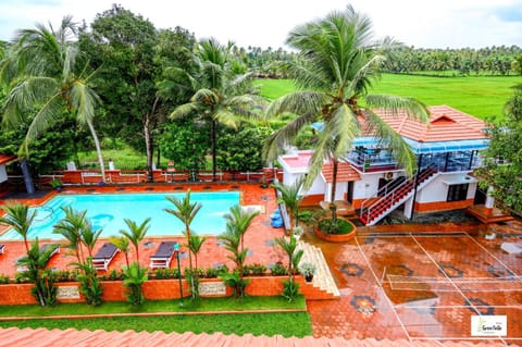 Pool view, Swimming pool