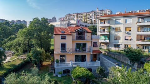 Property building, Bird's eye view