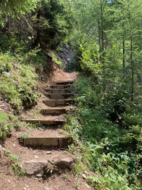 Nearby landmark, Natural landscape