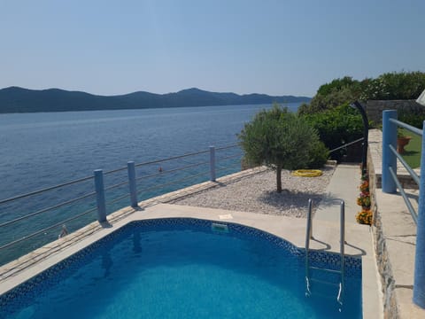 Villa sea oasis Ratac House in Dubrovnik-Neretva County