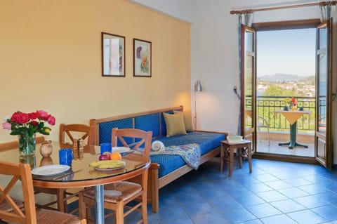 Living room, Dining area, Sea view