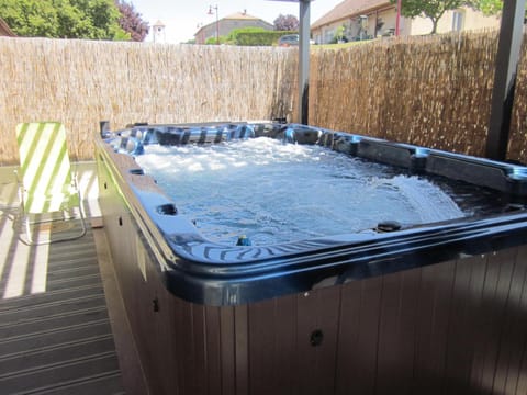 Hot Tub, Sauna, Spa and wellness centre/facilities, Swimming pool