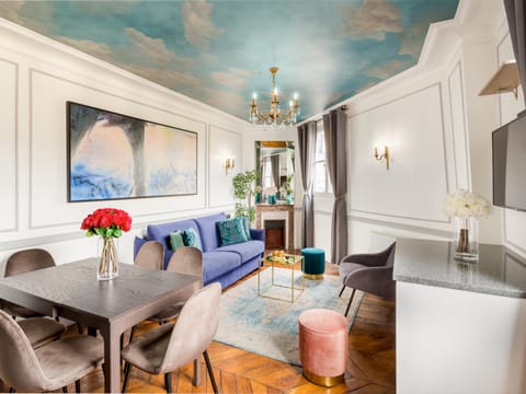 TV and multimedia, Living room, Seating area, Dining area