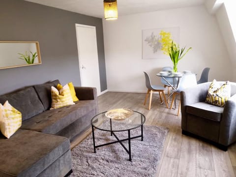 Manor Suite Apt 2 Bed Apt Central Headington close to Oxford Hospitals Appartement in Oxford