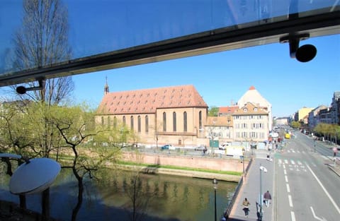 Au cœur de Strasbourg, 3 pièces vue sur l'Ill! Appartement in Strasbourg