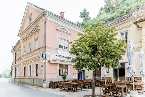 Kirchenwirt an der Südsteirischen Weinstrasse Alojamiento y desayuno in Styria