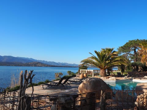Maranatha Résidence avec plage privée, piscine chauffée Campground/ 
RV Resort in Porto-Vecchio