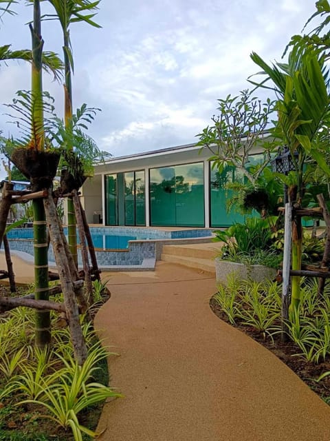 Spring, Day, Garden, Garden view, Pool view, Swimming pool