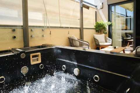 Off site, Hot Tub, Balcony/Terrace