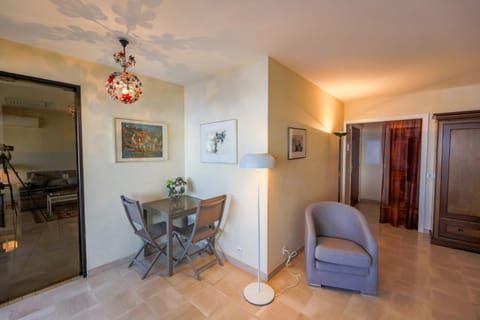 RESIDENCE DU CAP AP2027 - Villefranche-sur-Mer, by Riviera Holiday Homes Apartment in Villefranche-sur-Mer
