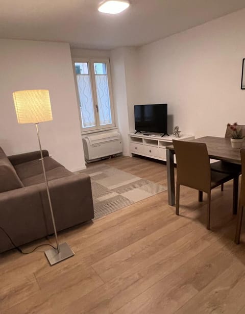 Communal lounge/ TV room, TV and multimedia, Living room, Dining area, Evening entertainment