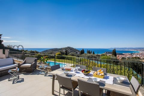 Vinaigrier Hills VI3086 by Riviera Holiday Homes Villa in Villefranche-sur-Mer