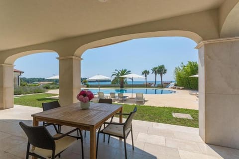 Balcony/Terrace, Sea view, Swimming pool