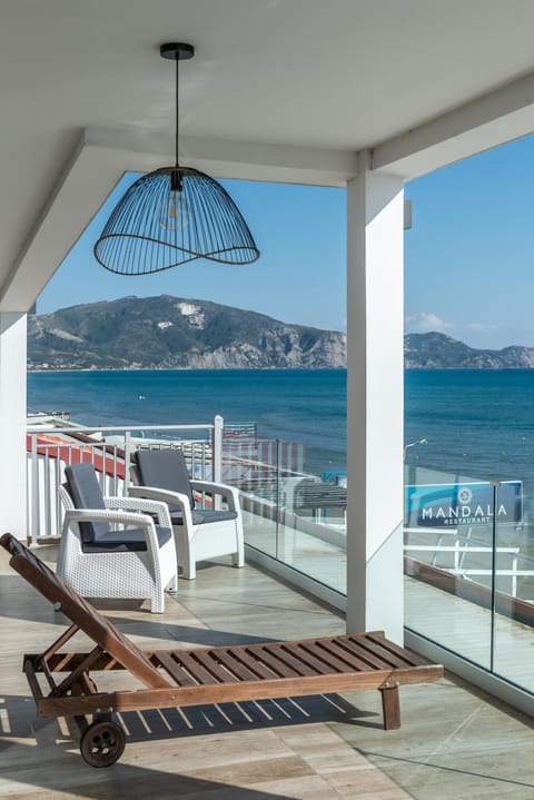 Day, Balcony/Terrace, Seating area, Beach, Sea view