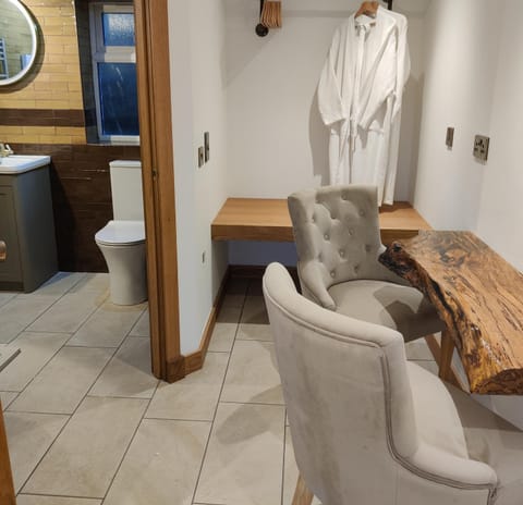 Bathroom, Seating area