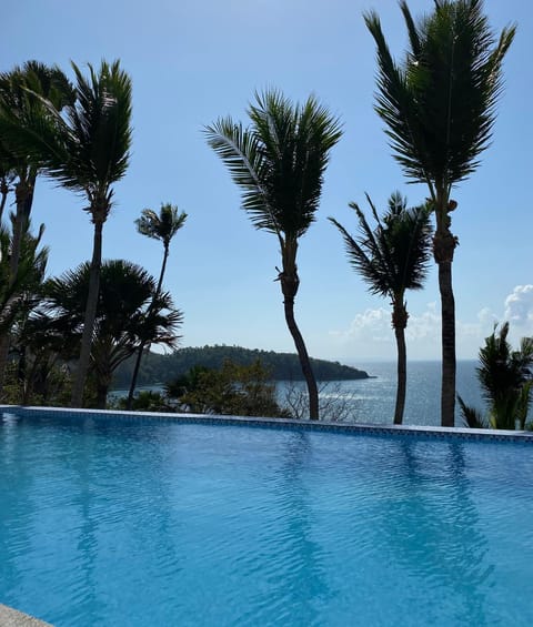 Villa de Pico Highland Beach Resort Estância in Puerto Galera