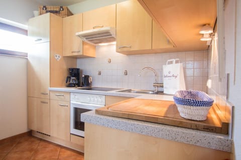 Coffee/tea facilities, Kitchen or kitchenette