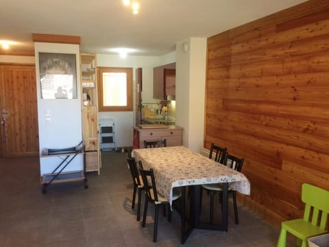 Bel appartement 3* sur les pistes à Montgenèvre - Grande terrasse - Parking privé - 6 personnes - FR-1-445-17 Apartment in Montgenèvre