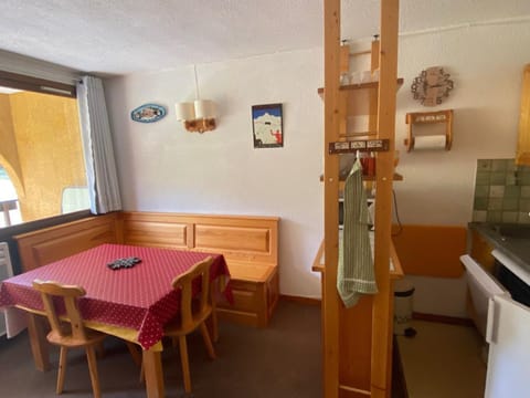 Appartement 2 Pièces + Coin Montagne Classé 2* - Idéal pour 6 personnes - Skis aux pieds - Montgenèvre - FR-1-445-33 Apartment in Montgenèvre