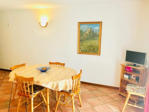 Appartement 3 pièces - 8 pers - 100m des pistes - Animaux & Parking inclus - FR-1-445-110 Apartment in Montgenèvre