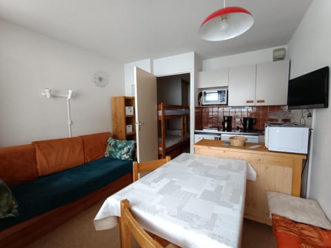 Appartement 4 pers non rénové - Vue sur pistes, animaux admis - FR-1-445-112 Apartment in Montgenèvre