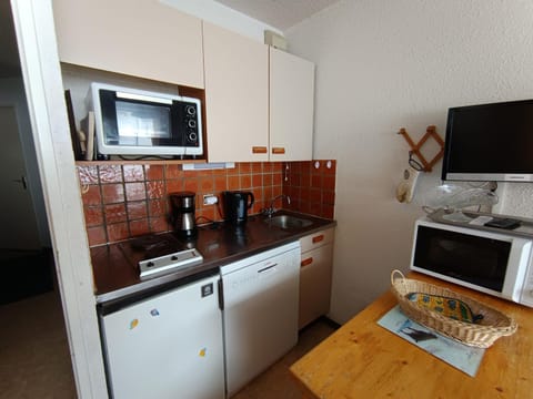 Appartement 4 pers non rénové - Vue sur pistes, animaux admis - FR-1-445-112 Apartment in Montgenèvre