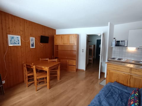Appartement skis aux pieds pour 6 pers., animaux admis, vue sur les pistes - FR-1-445-99 Apartment in Montgenèvre