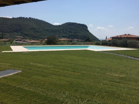 Garden, View (from property/room), Swimming pool