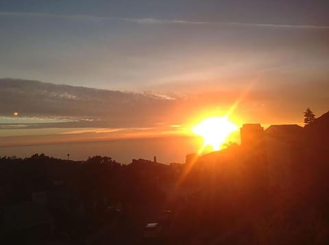 Rent Laguna Beach Sanctuary Villa in Laguna Beach