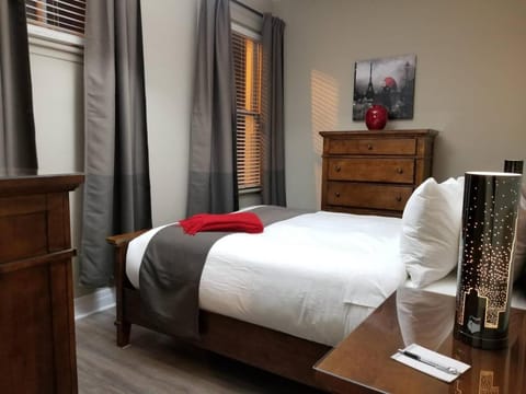 1-Bedroom Cozy #18 by Amazing Property Rentals Condo in Gatineau