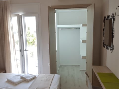 Minimalistic Studio Apartments Condo in Heraklion